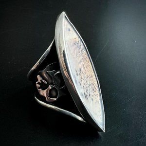 MothMetal Skull and Agate Saddle Ring